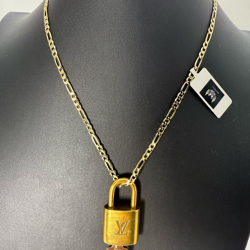 Authentic LV Louis Vuitton Padlock Key #305 w Chain Necklace Pre-Loved Designer - Picture 3 of 9